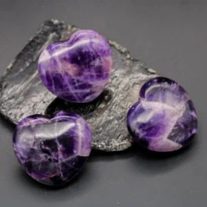 Dunkler Amethyst Handschmeichler klein