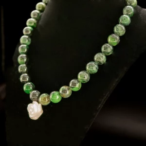 Hydrogrossular Kette mit Rosenquarzrose