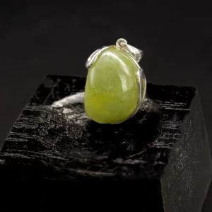 Hydrogrossular Anhänger